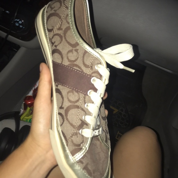 GUESS TENNIS SHOES - Picture 3 of 4